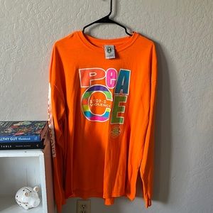 Cross colors peace long sleeve